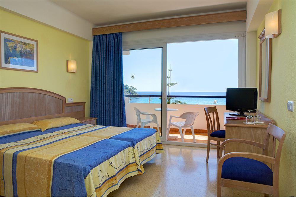 Universal Hotel Castell Royal Каньямель Экстерьер фото